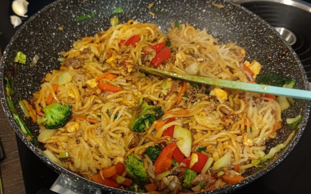 gebratene asiatische Nudeln